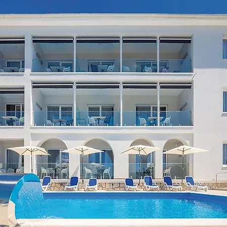 2 Bedroom Cozy Apartment In Punat 公寓