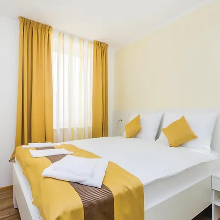 2 Bedroom Cozy Apartment In Punat *