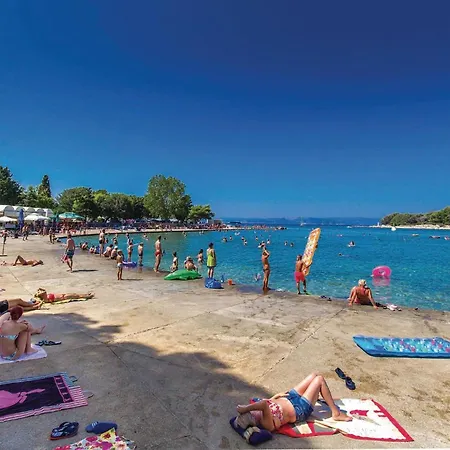 2 Bedroom Cozy Apartment In Punat * Punat